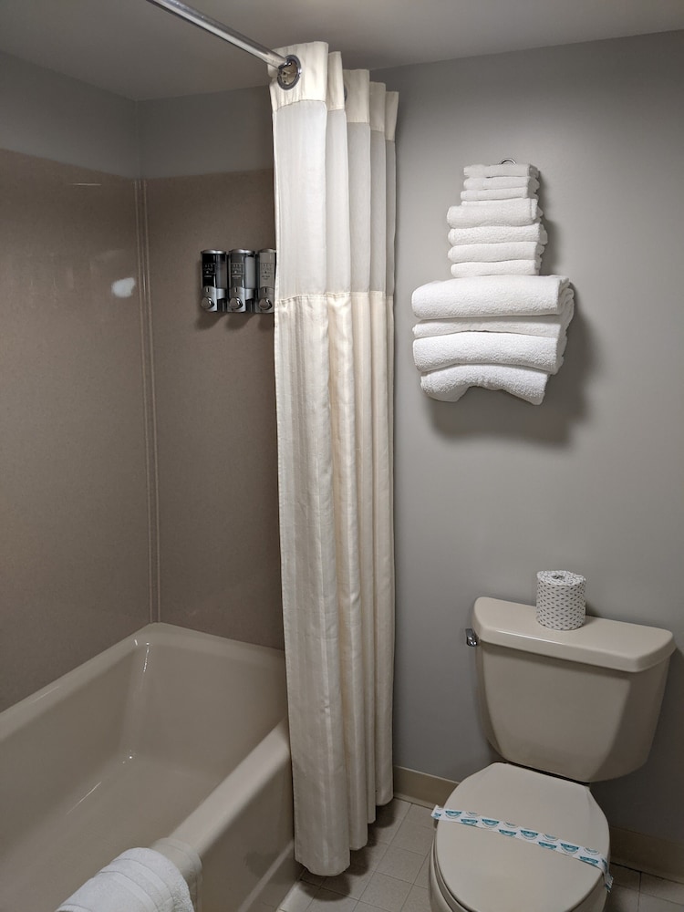 The Northeastland Hotel - photo 31