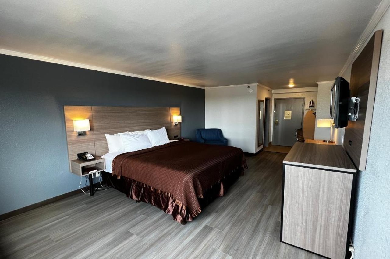 Super 8 by Wyndham Fort Worth Entertainment District - photo 12