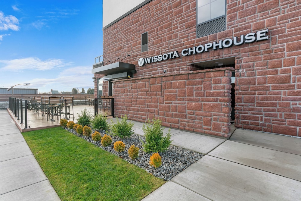 Cobblestone Hotel & Suites Lynden - photo 127