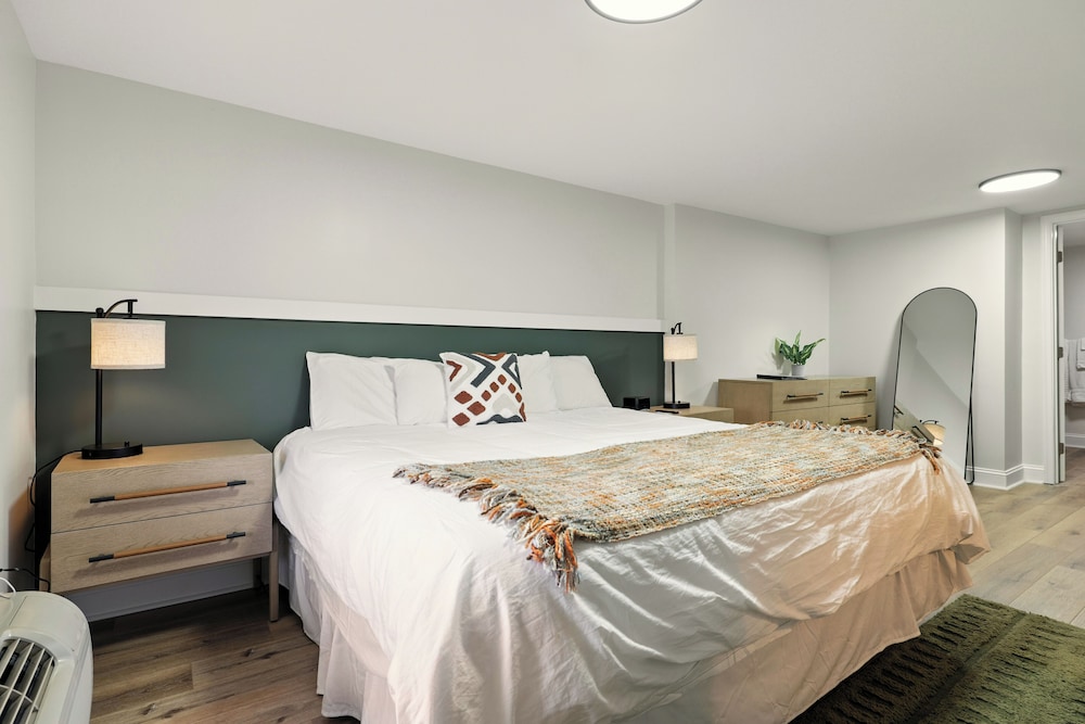 Hillside Motel LLC - photo 40