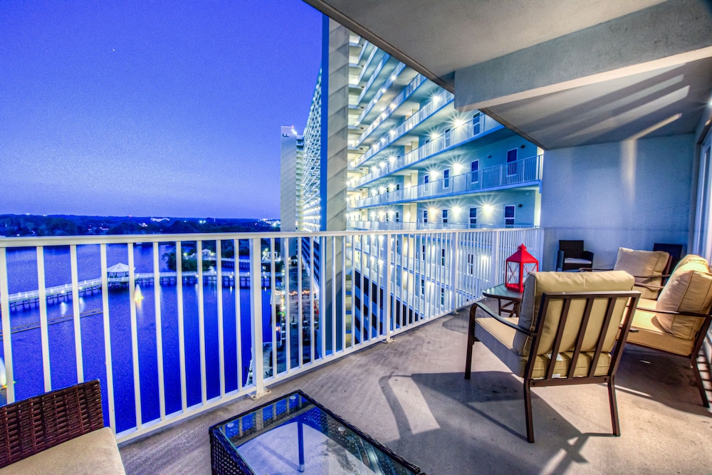 Laketown Wharf Resort by Aneliya's Rentals - photo 673