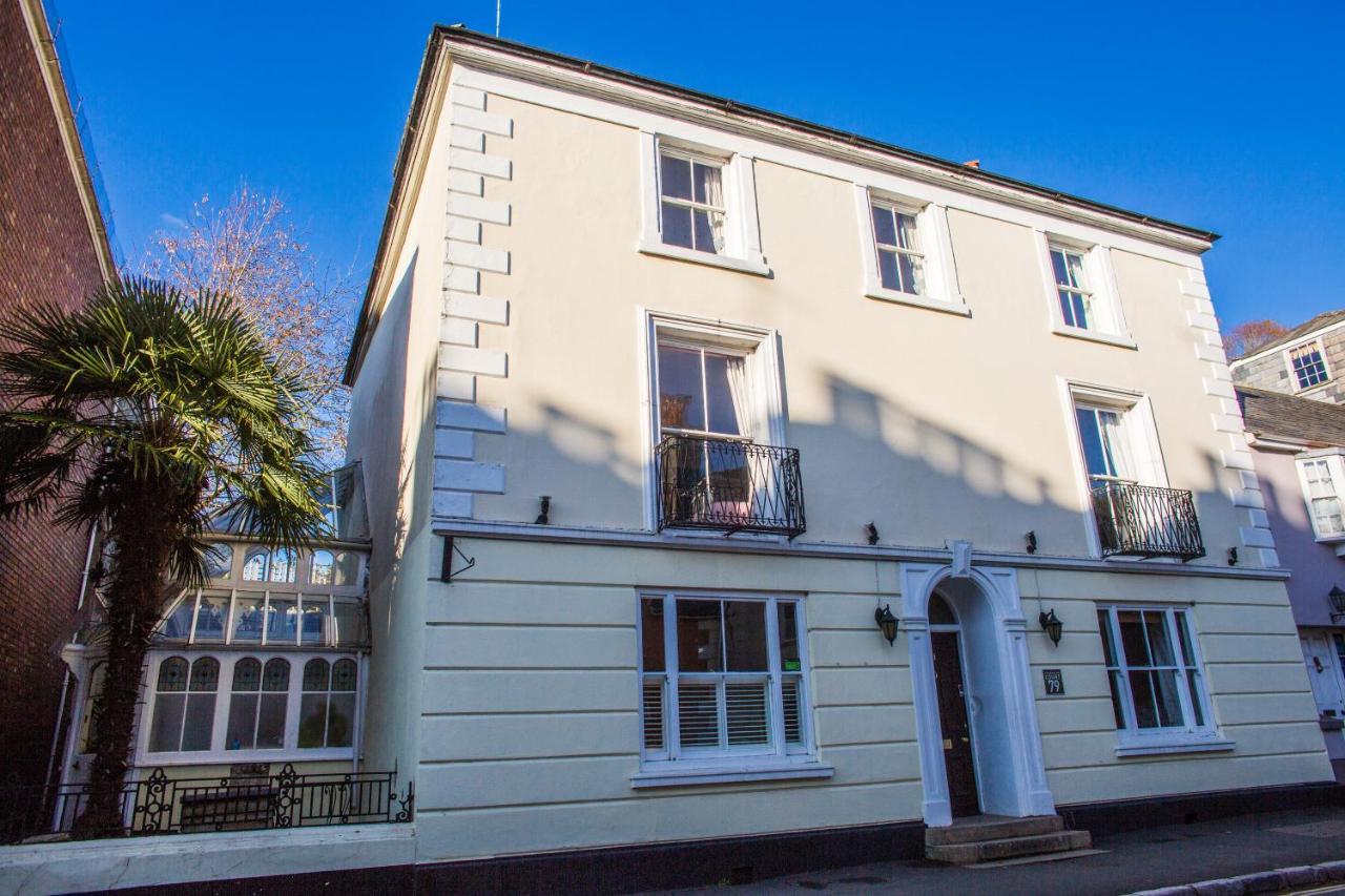 Ashburton Court Guest House — 4-Star Luxury Hotel in Ashburton, United Kingdom