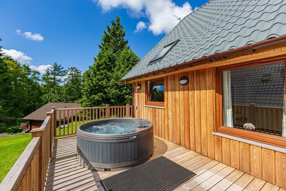 Lord Galloway 38 With Hot Tub Newton Stewart in Newton Stewart, United Kingdom