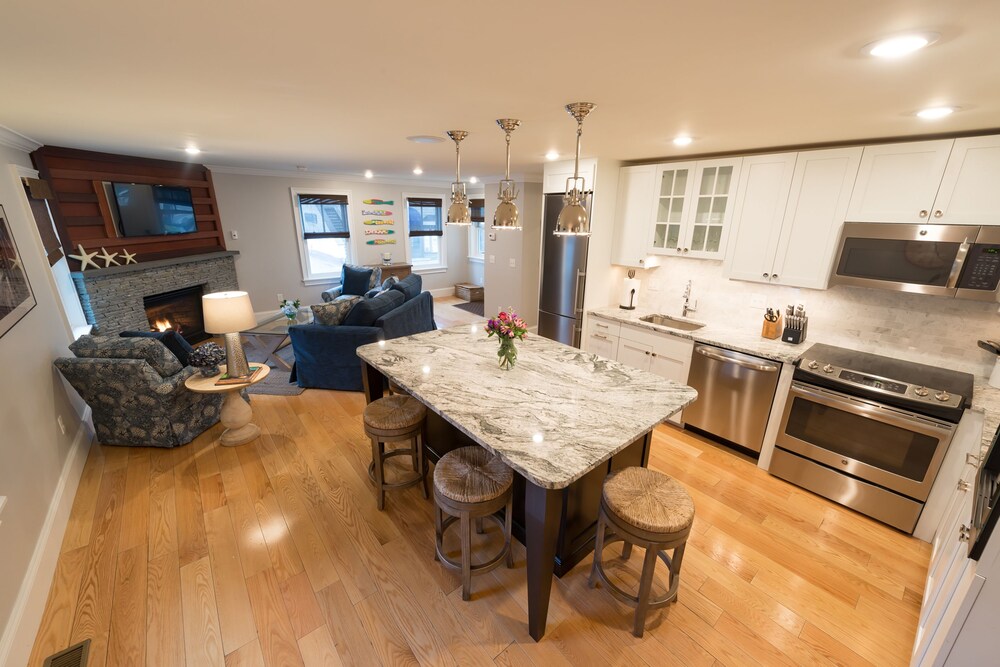 The Newport Lofts 548 Thames Street — 4-Star Luxury Hotel in Newport, United States