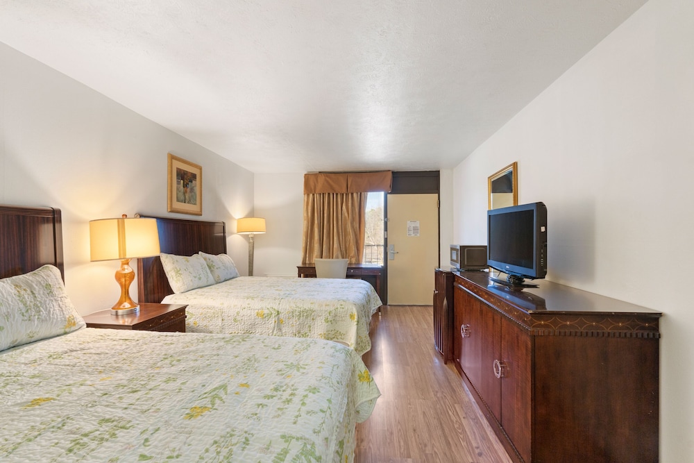 Travelodge Inn and Suites by Wyndham Historic Area - photo 13