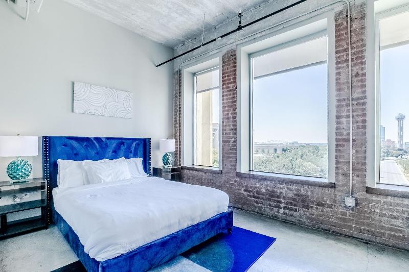 Luxury Downtown Dallas Stay by Amyfinehouse - photo 109