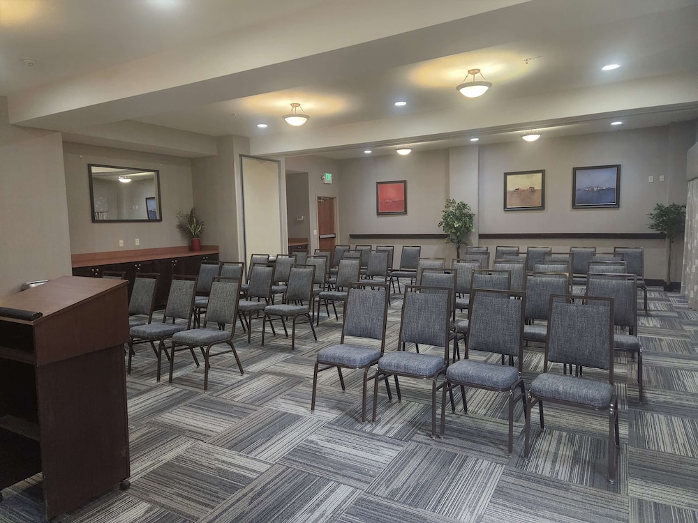 Hampton Inn Grand Junction Downtown Historic Main Street - photo 22