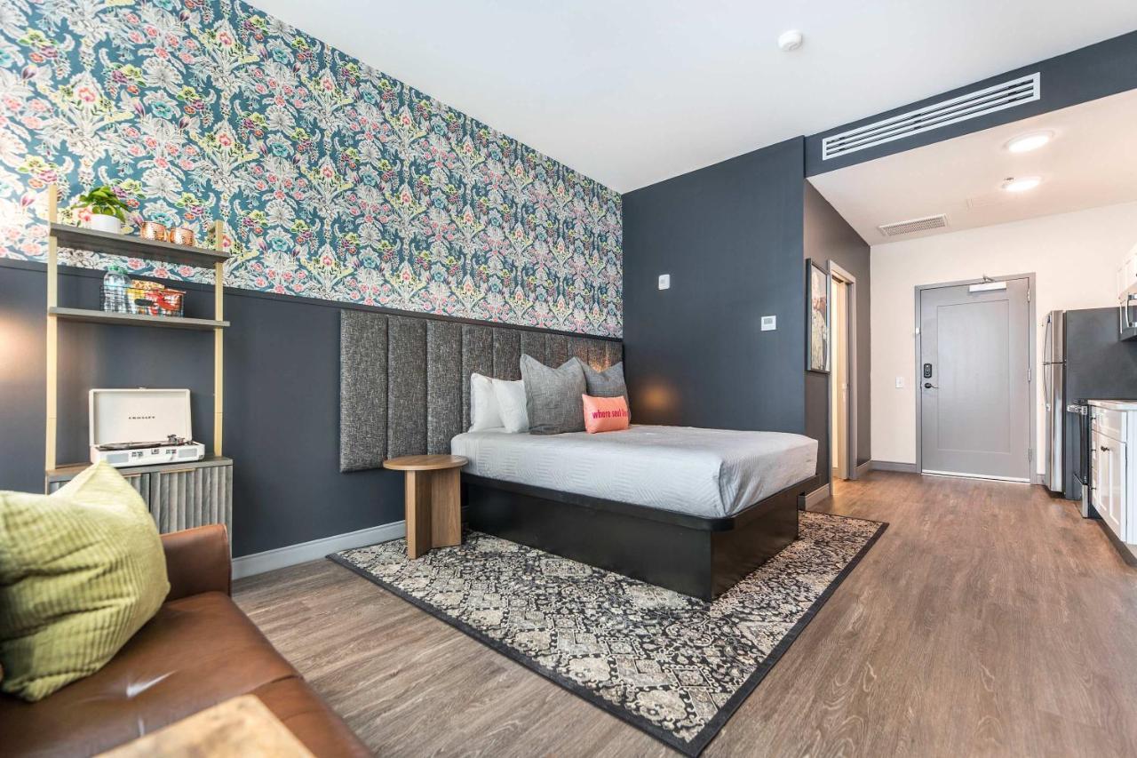 Light Filled Stay with Etta James Flair in Macon, United States