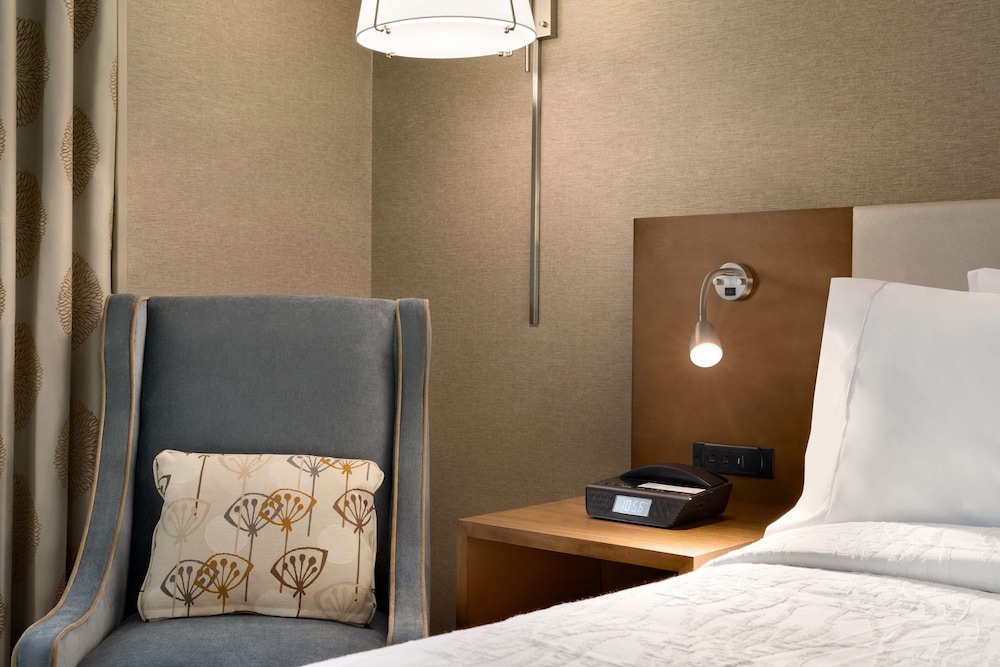 Hilton Garden Inn New York Times Square South - photo 12