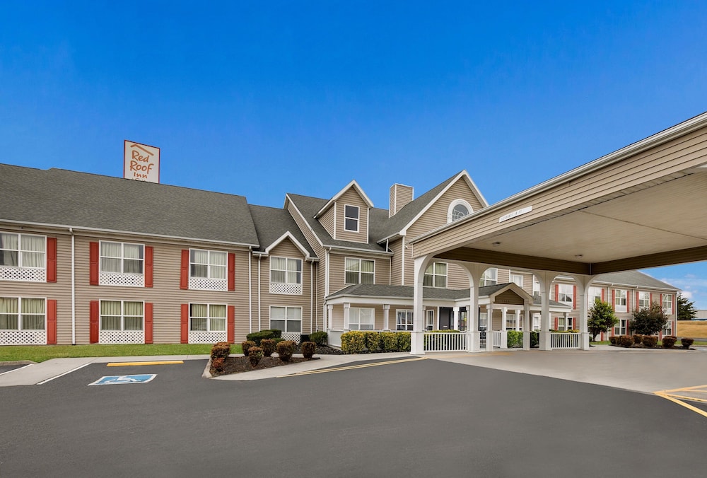 Red Roof Inn & Suites Knoxville East - photo 28