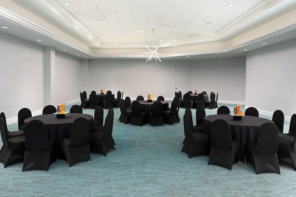 Holiday Inn Resort Kissimmee by the Parks by IHG - photo 65