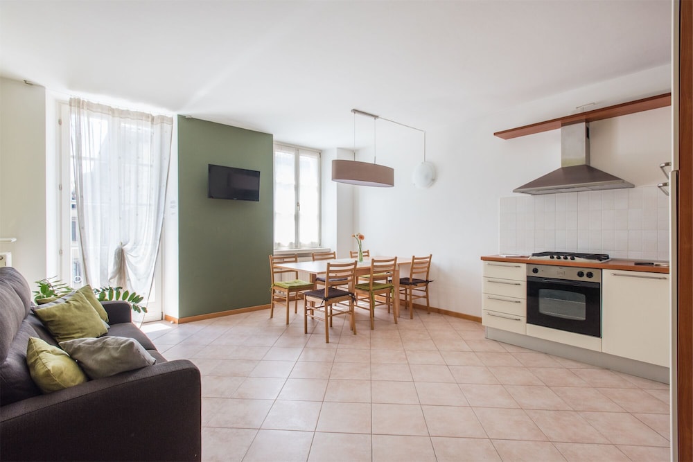 Arcoliving3 — hotel in Arco