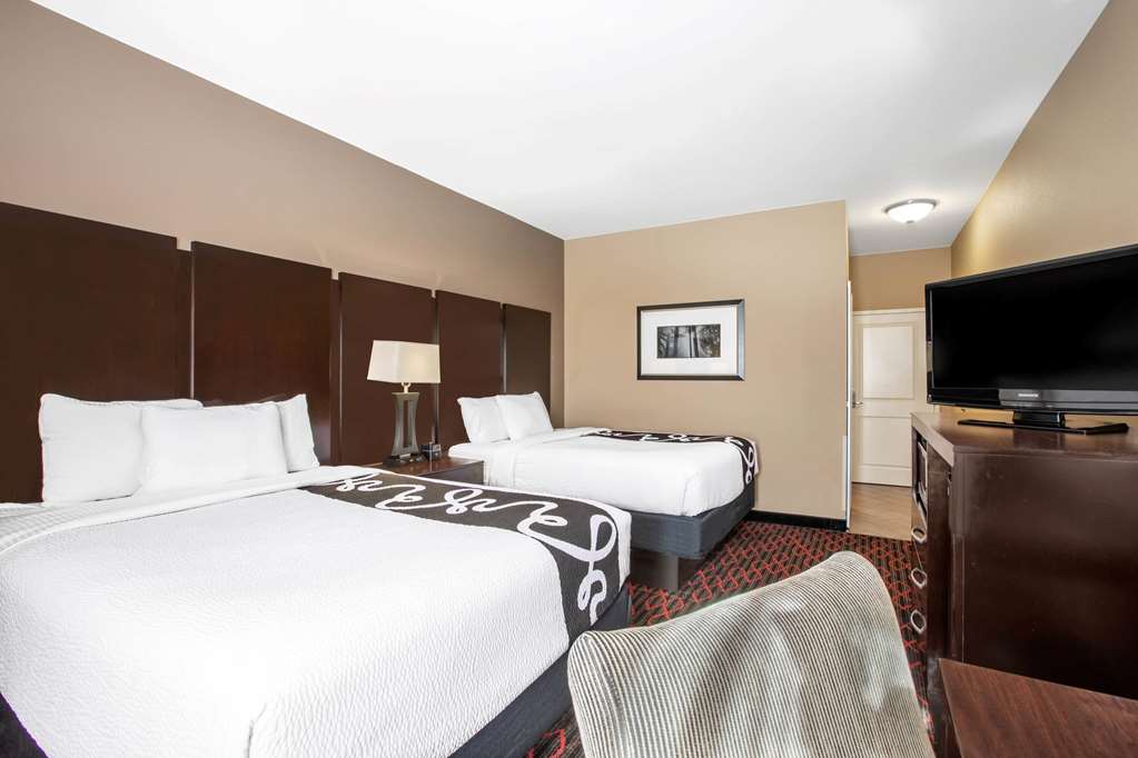 La Quinta Inn & Suites by Wyndham Conway - photo 17