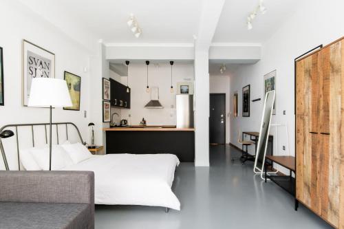 Explore a New Arts District From a Hip Studio Flat - last minute hotel in Athens