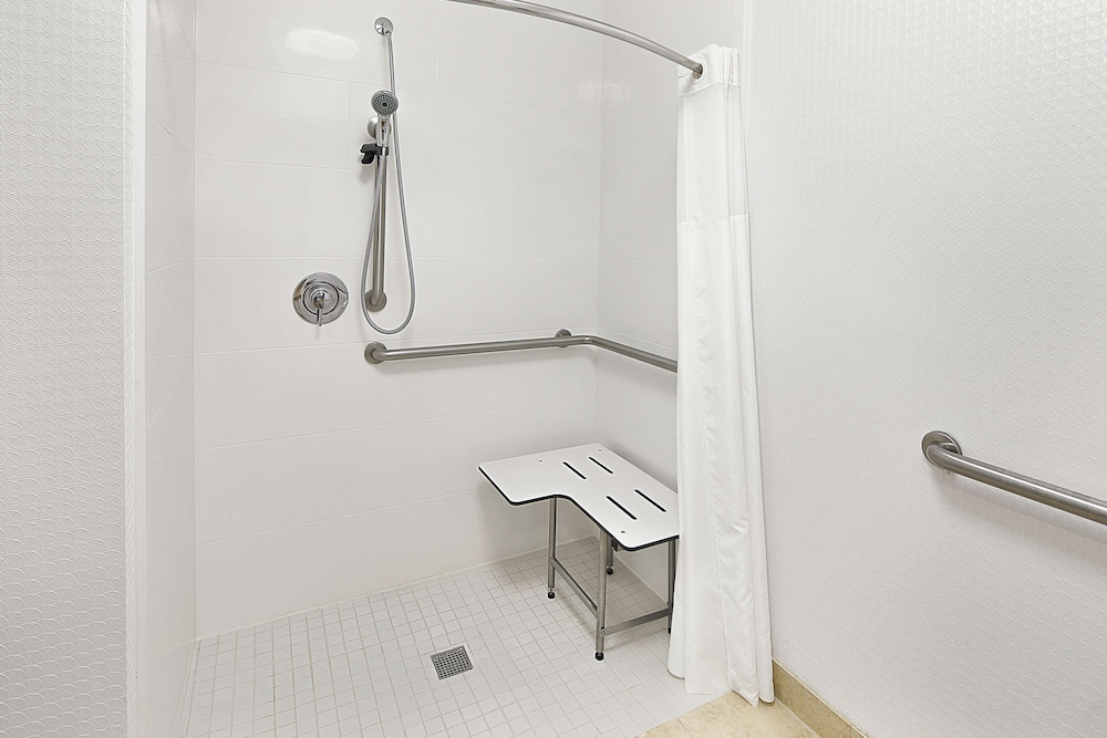 Hampton Inn Atlanta Newnan - photo 12