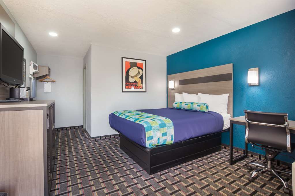 Knights Inn and Suites Salem - photo 30