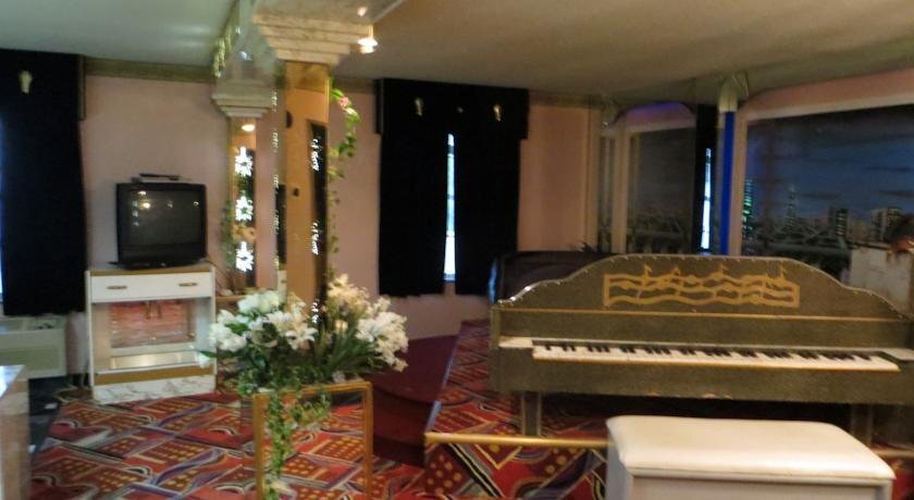 Hollywood Inn & Suites - featured photo