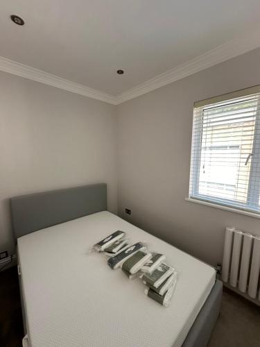 Hidden 2BD Gem Opposite Hyde Park — 4-Star Luxury Hotel in London, United Kingdom