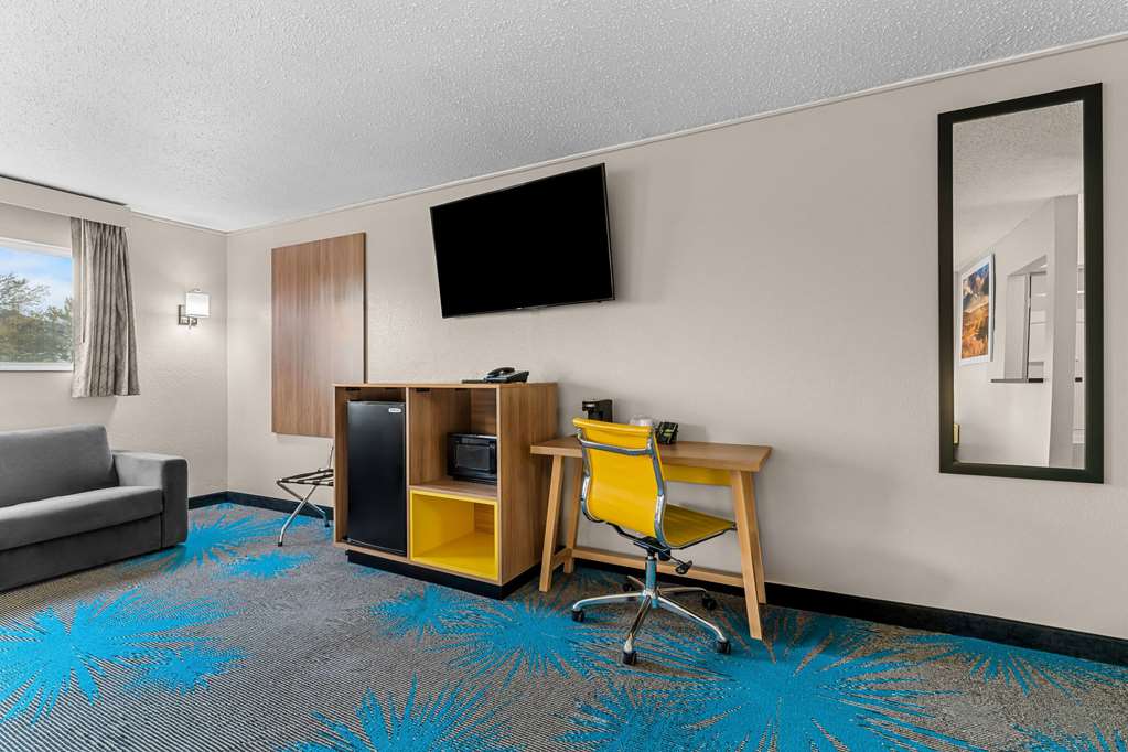 Days Inn by Wyndham Sioux Falls Empire - photo 27