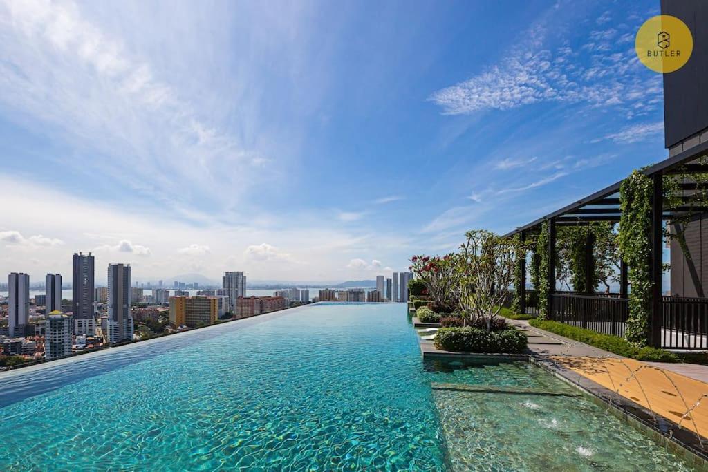 Seaview 2BR Infinity Pool & EasyAccess to Town 191 — 4-Star Luxury Hotel in George Town, Malaysia