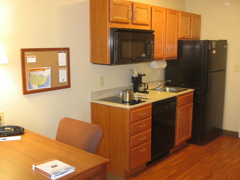 Candlewood Suites Indianapolis Northwest an IHG Hotel - photo 4