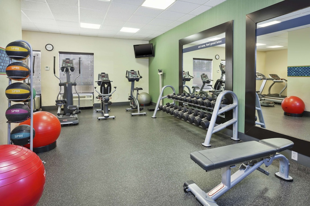 Hampton Inn Clinton - photo 22