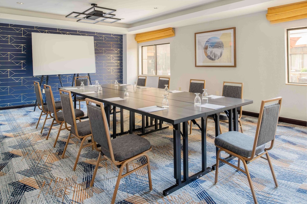DoubleTree by Hilton San Francisco Airport - photo 65