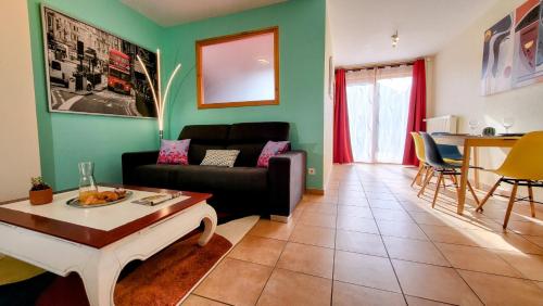 Le Saint Lupicin Terrasse Proche Pistes - carbon neutral hotel in Unknown City
