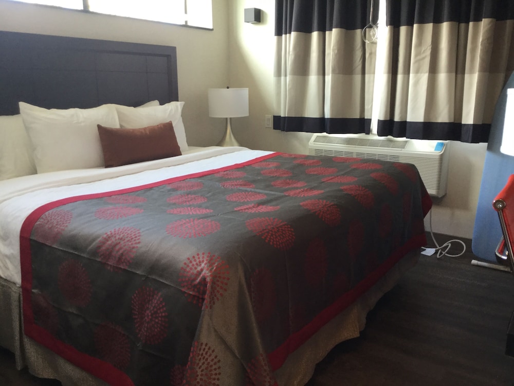 Ramada by Wyndham Bronx Terminal - photo 13