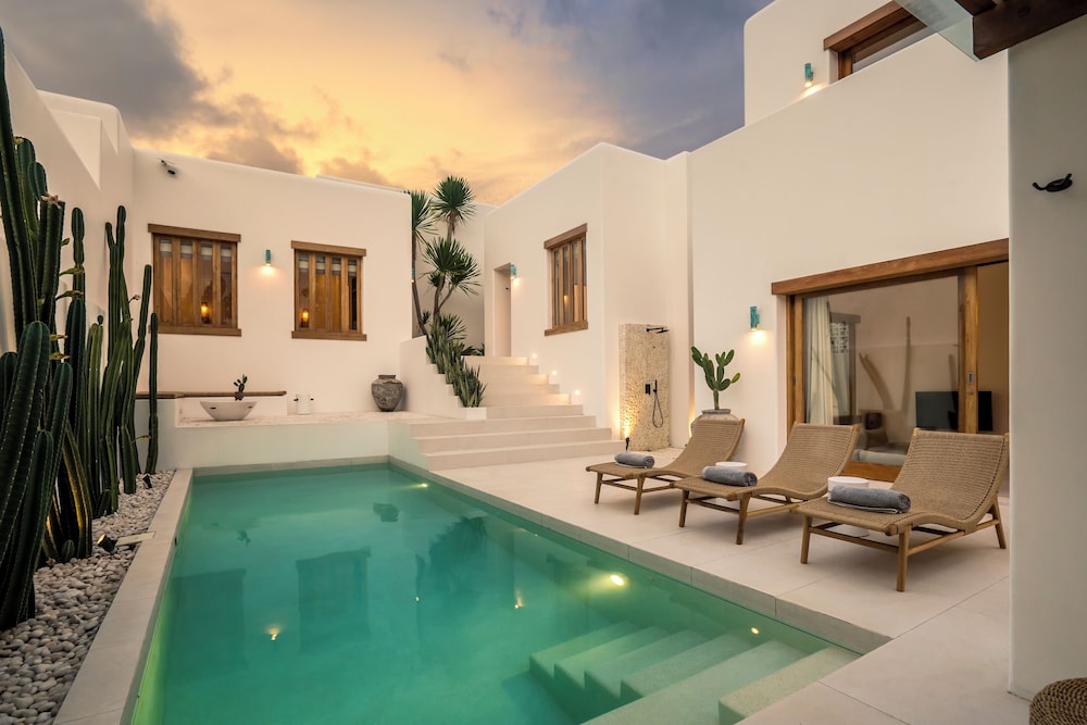 Villa Oasi 3 by Alfred in Bali — 4-Star Luxury Hotel in Pecatu, Indonesia