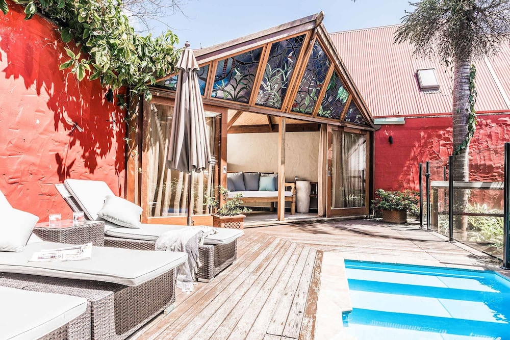Byron Blisshouse multi home retreat with pool — 4-Star Luxury Hotel in Byron Bay, Australia