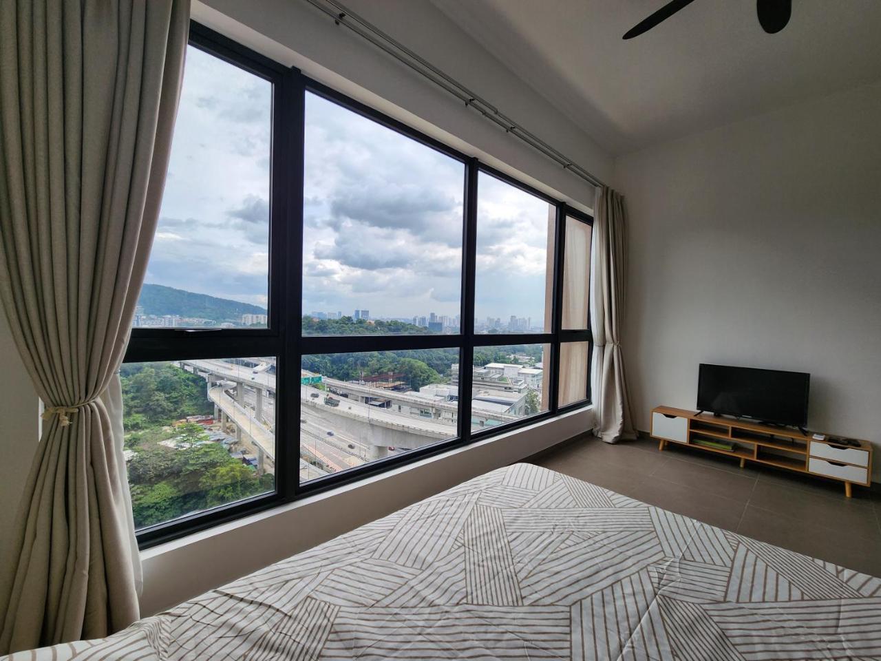 MOSSAZ Minimalist Studio — 4-Star Luxury Hotel in Petaling Jaya, Malaysia
