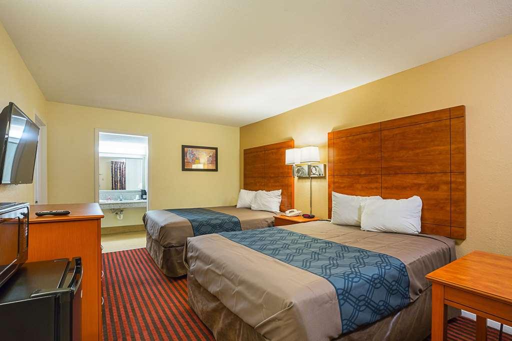 Econo Lodge Huntsville University Area - photo 13