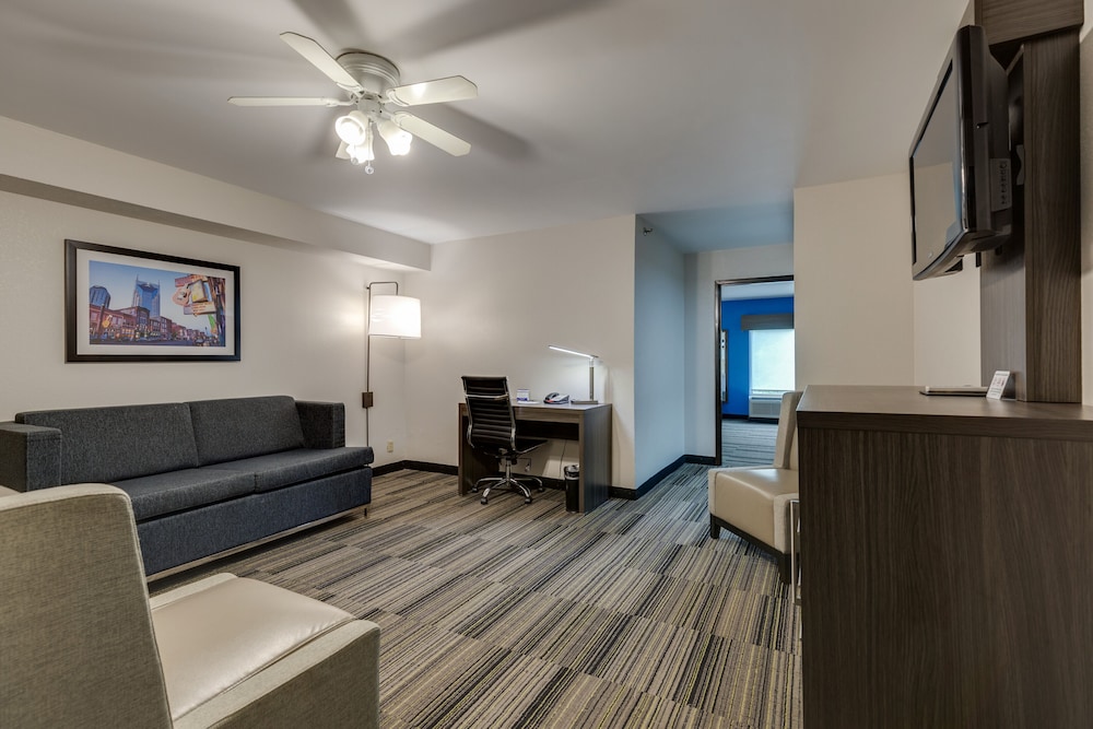 The Alexis Inn & Suites Nashville Airport - photo 25