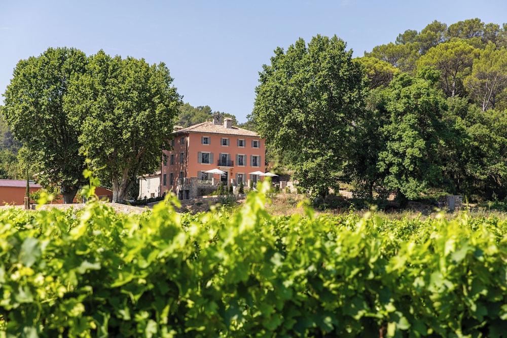 Le Prieuré Château La Martinette — 4-Star Luxury Hotel in Le Thoronet, France