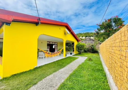 Grande maison familiale ou entre amis à 5 minutes de la plage — 4-Star Luxury Hotel in Les Trois-Ilets, Martinique