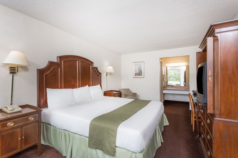 Palmetto Inn - photo 6