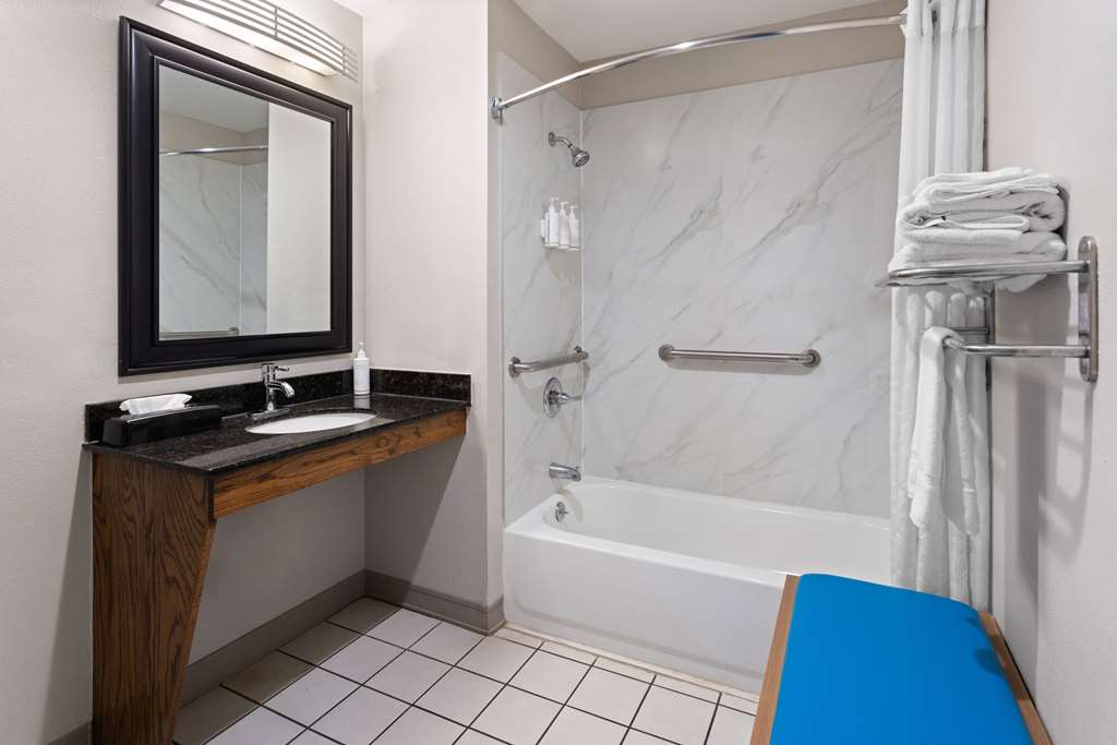 Days Inn by Wyndham Americus - photo 21