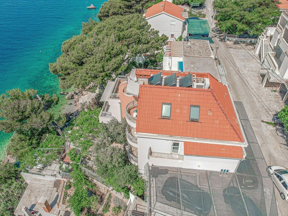Apartments Mario — 4-Star Luxury Hotel in Omis, Croatia