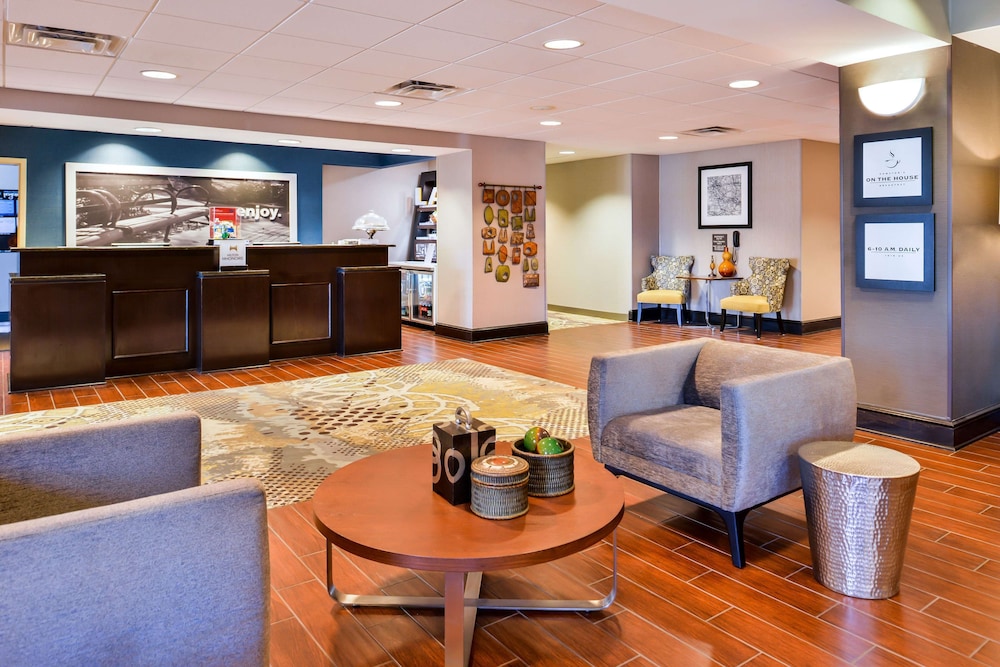 Hampton Inn Gonzales - photo 2