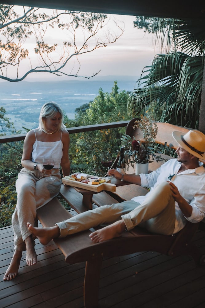 The Polish Place — 4-Star Luxury Hotel in Tamborine Mountain, Australia