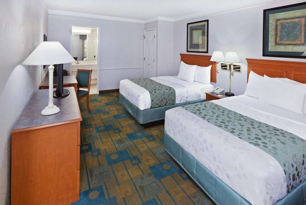 La Quinta Inn by Wyndham Austin Oltorf - photo 16