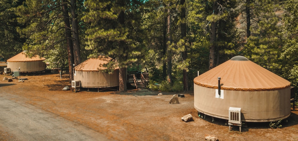 Yosemite Lakes RV Resort - photo 25