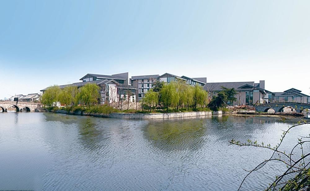 Mirror Lake Hotel — 5-Star Luxury Hotel in Shaoxing, People's Republic of China