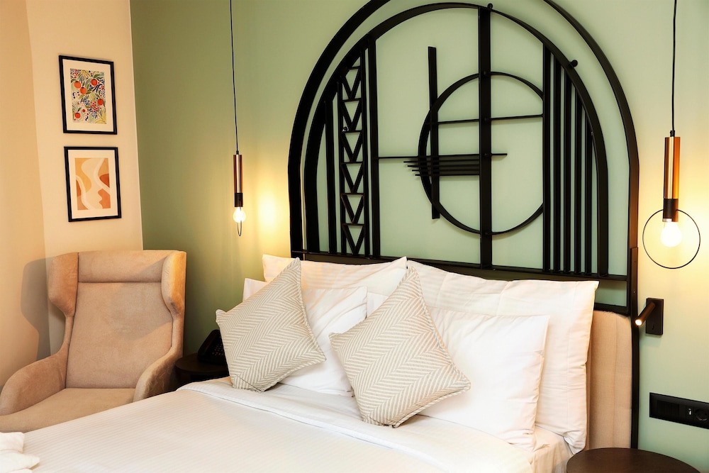 Zeus Essence Bucharest Opera - carbon neutral hotel in Bucharest