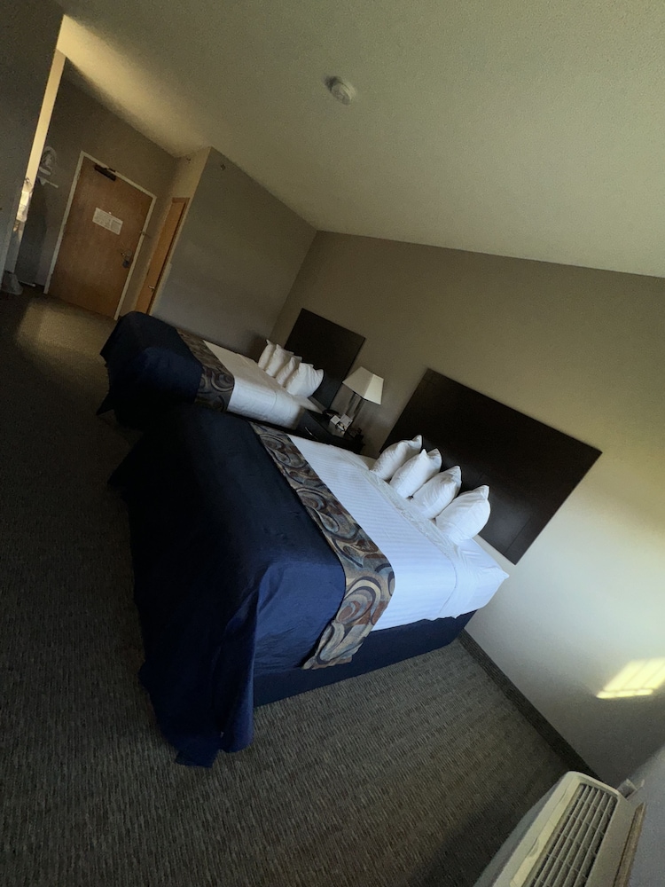 Garner Inn & Suites - photo 13