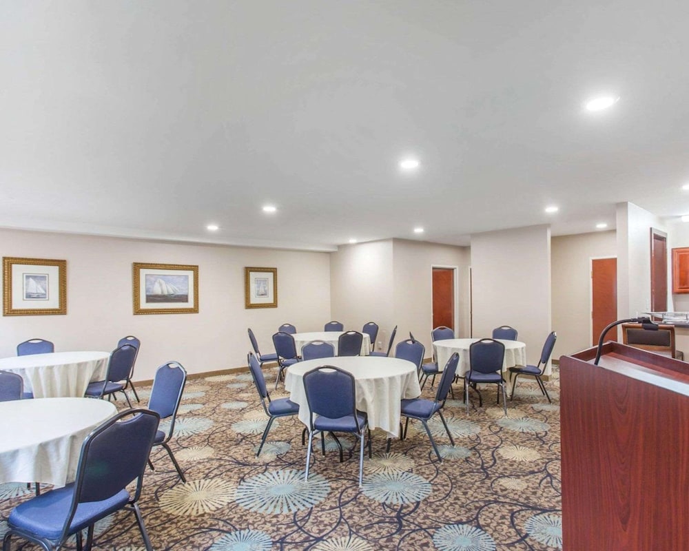 Comfort Inn & Suites Patriots Point - photo 26
