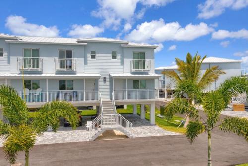 Panoramic Ocean Views Galore — 4-Star Luxury Hotel in Marathon, United States