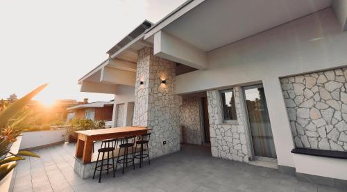Ciotola Apartment Parcheggio privato Aeroporto a 5 Minuti — 4-Star Luxury Hotel in Naples, Italy
