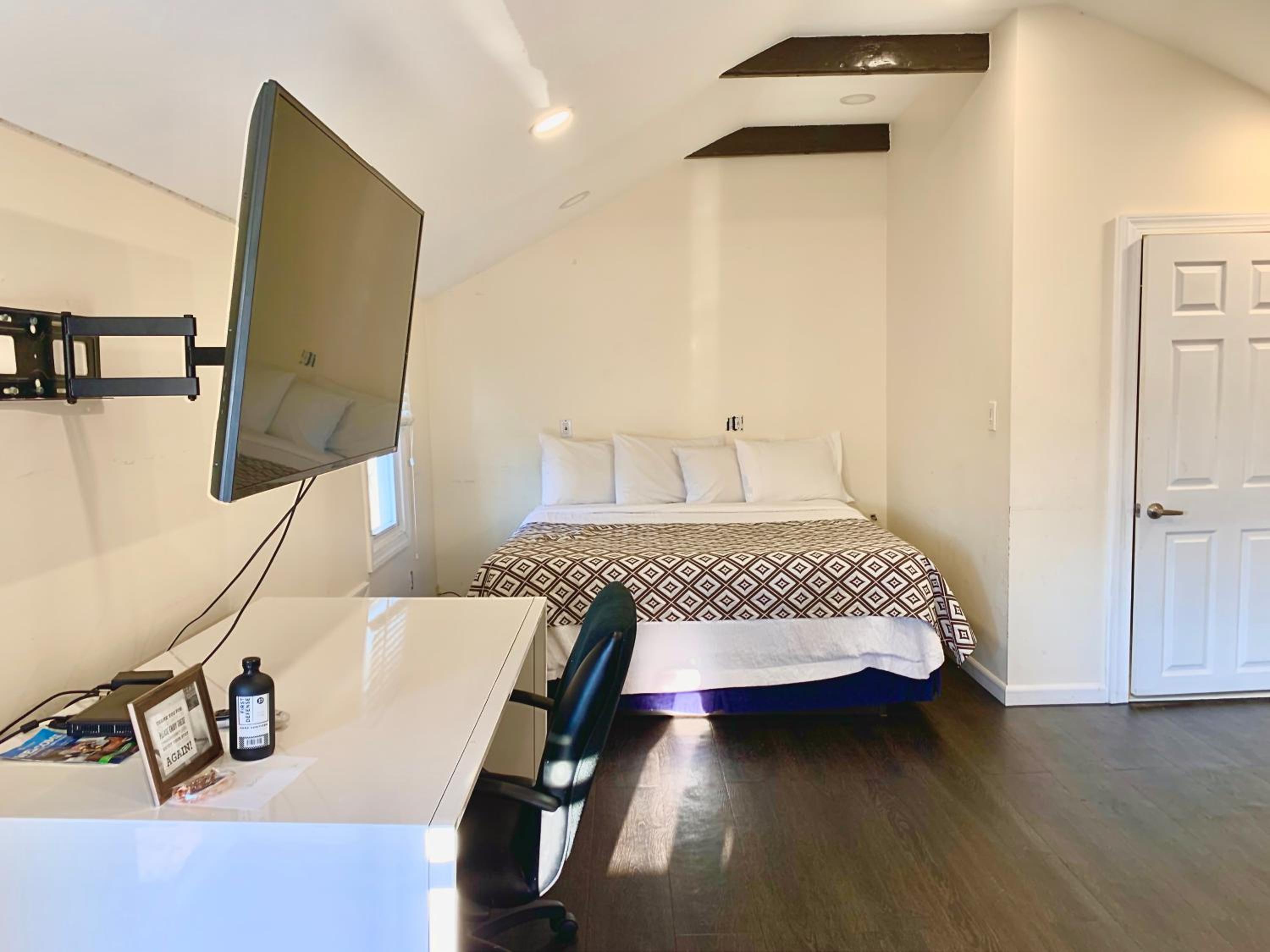 Penn Lodge Hotel & Suites - photo 18